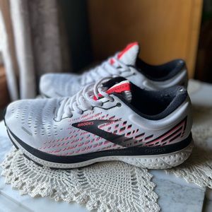 Brooks Ghost13 Women’s 9 White/Orange/Black